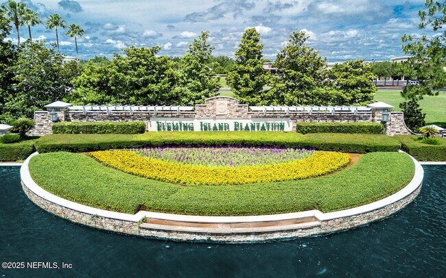 Building Photo - 1325 Fairway Village Dr