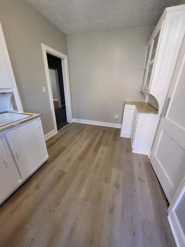 Building Photo - Remodeled 2 Bedroom 1 Bath Brick Duplex