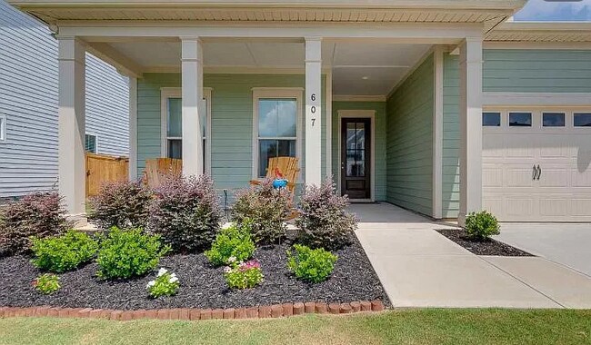 Building Photo - Spacious 3BR/2BA Home in Desirable Simpsonville Location – Available Now!