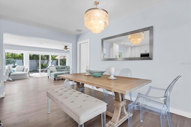 Building Photo - 104 24th St