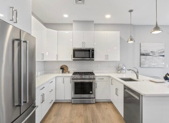 Primary Photo - 610 Rutherford Ave