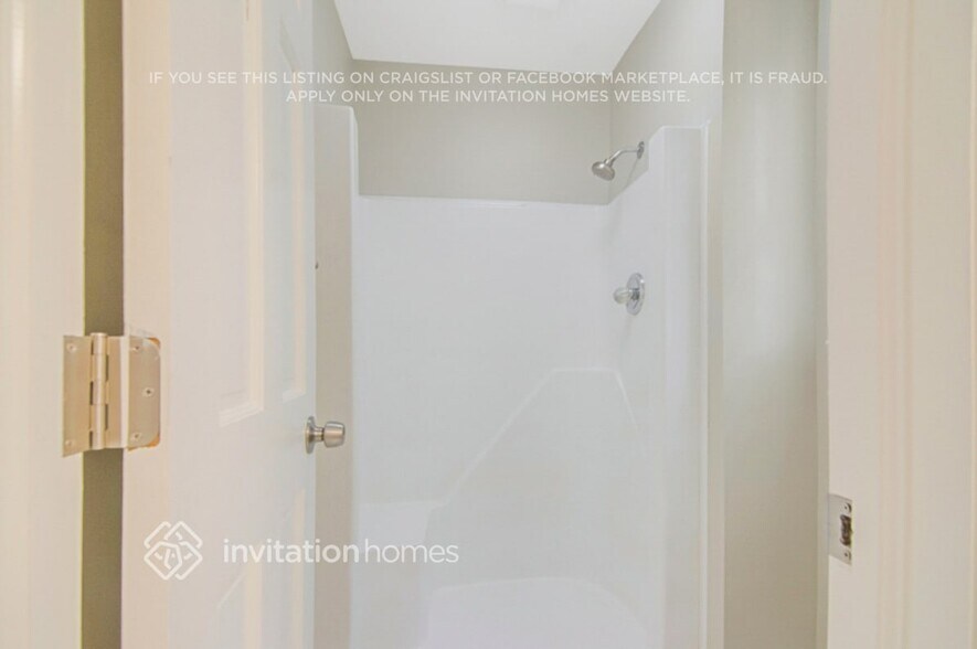 Building Photo - 5808 Heatherbrook Cir