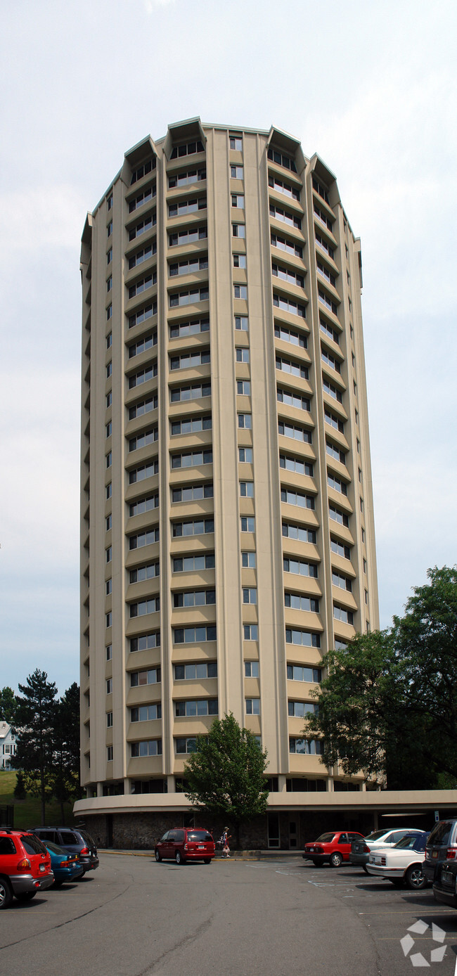 Building Photo - Kennedy Tower