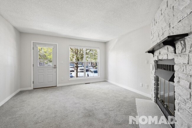 Building Photo - Charming 3BR Townhome in Centennial