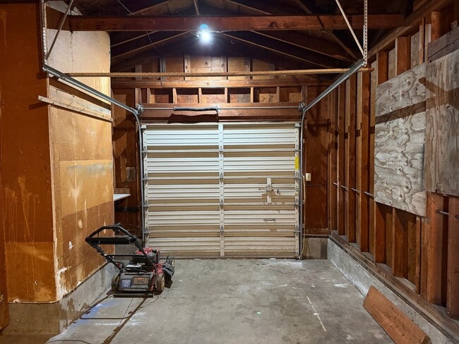 Building Photo - Nice single level 2 bedroom 1 bath house in Springfield!