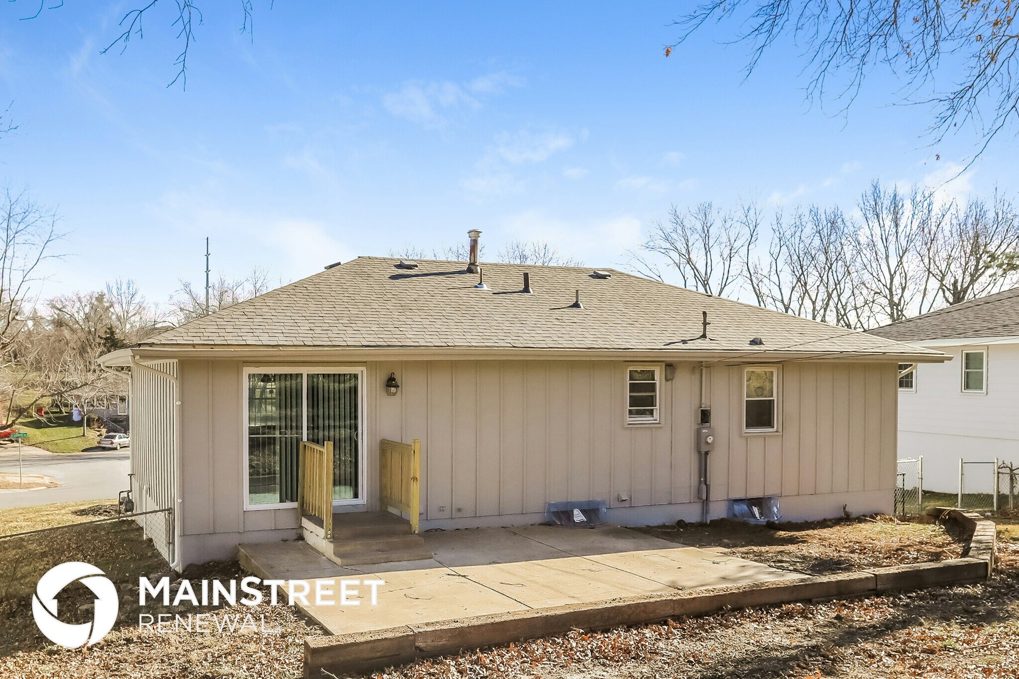 Building Photo - 2900 S Linwood Ave