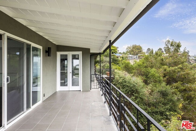 Building Photo - 350 Chautauqua Blvd