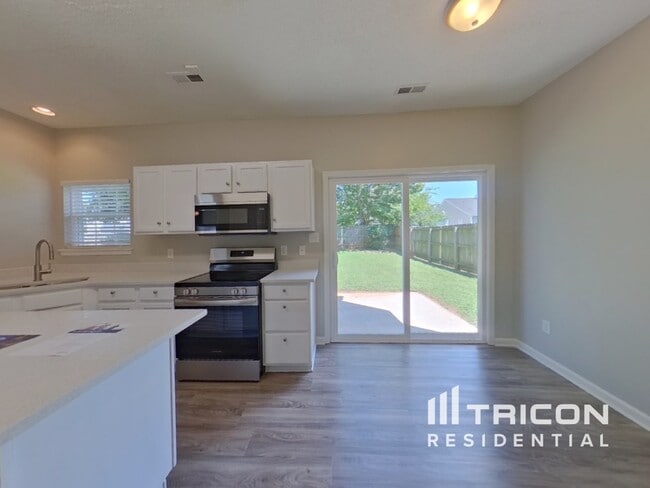 Building Photo - 8432 Redstone View Dr