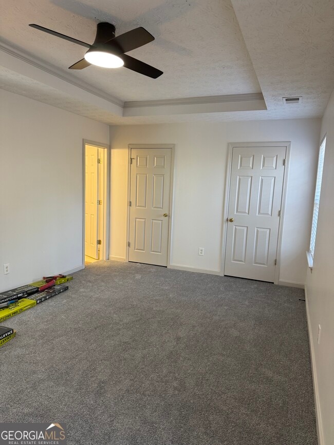 Building Photo - 5460 Hampton Ct