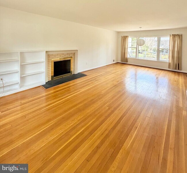 Building Photo - 3125 N Nottingham St