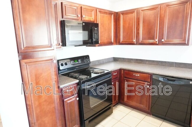 Building Photo - 10115 E Mountain View Rd