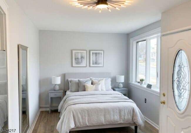 Building Photo - 2144 Evans St