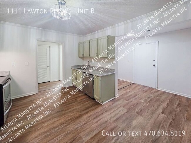 Building Photo - 1111 Lawton Pl SW