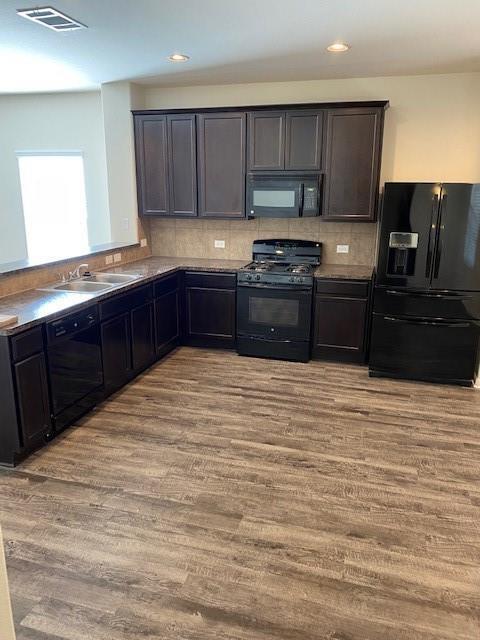 Building Photo - 124 Hollis Ln