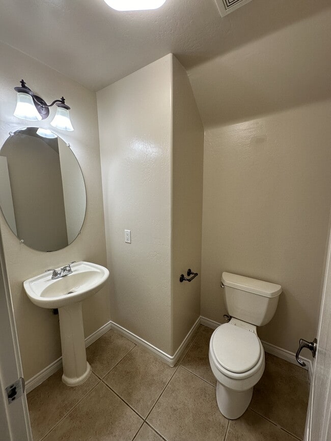 Building Photo - 229 Villa Elegante Dr