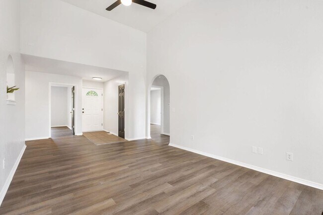 Building Photo - Newly Remodeled! | 4 Bedroom | 2 Bathroom | 2 Car Garage | 1,700 sq ft home | Fenced in back yard...