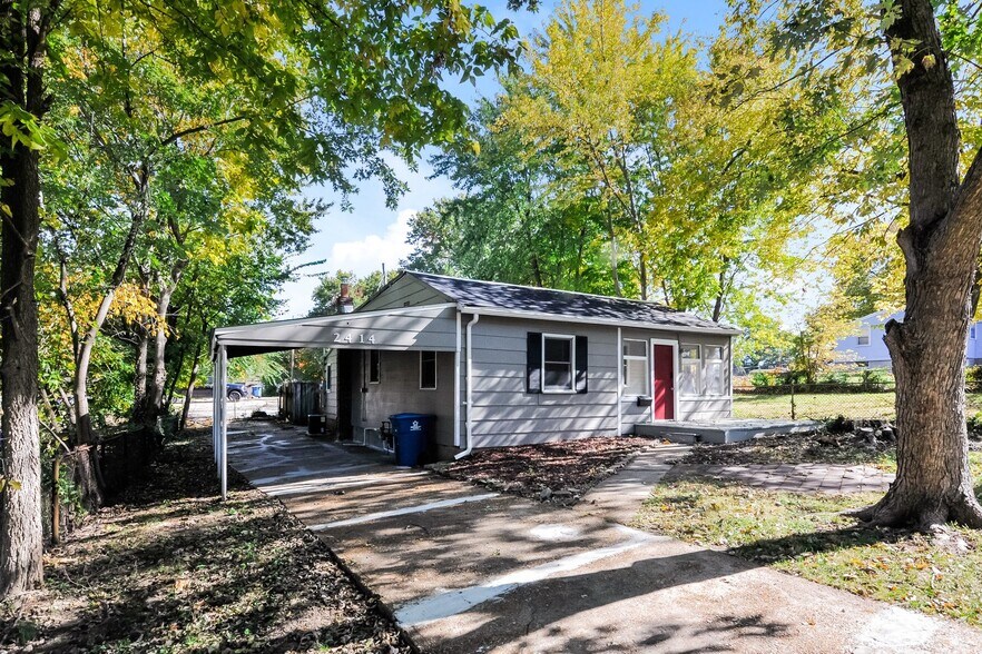 Building Photo - 2414 Gass Ave