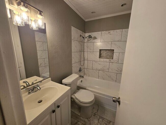 Building Photo - 1309 Greencove Dr
