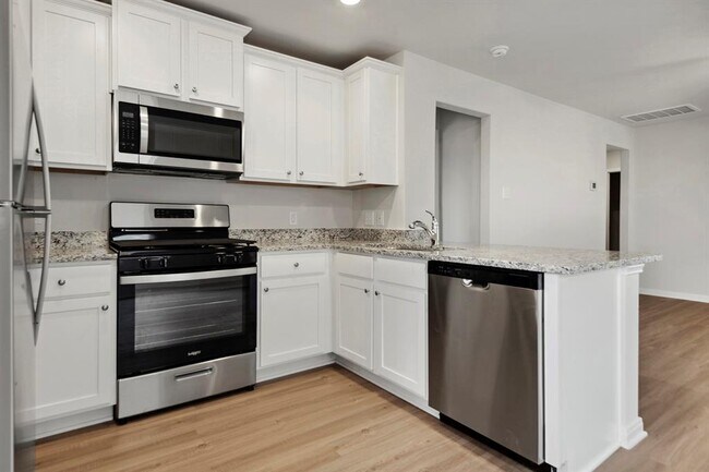 Building Photo - 15830 Berry Hl Dr