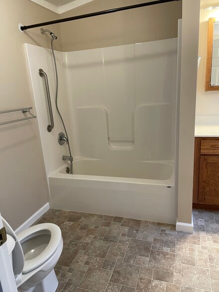 MSB Bathroom - 2352 Saint Andrews Dr