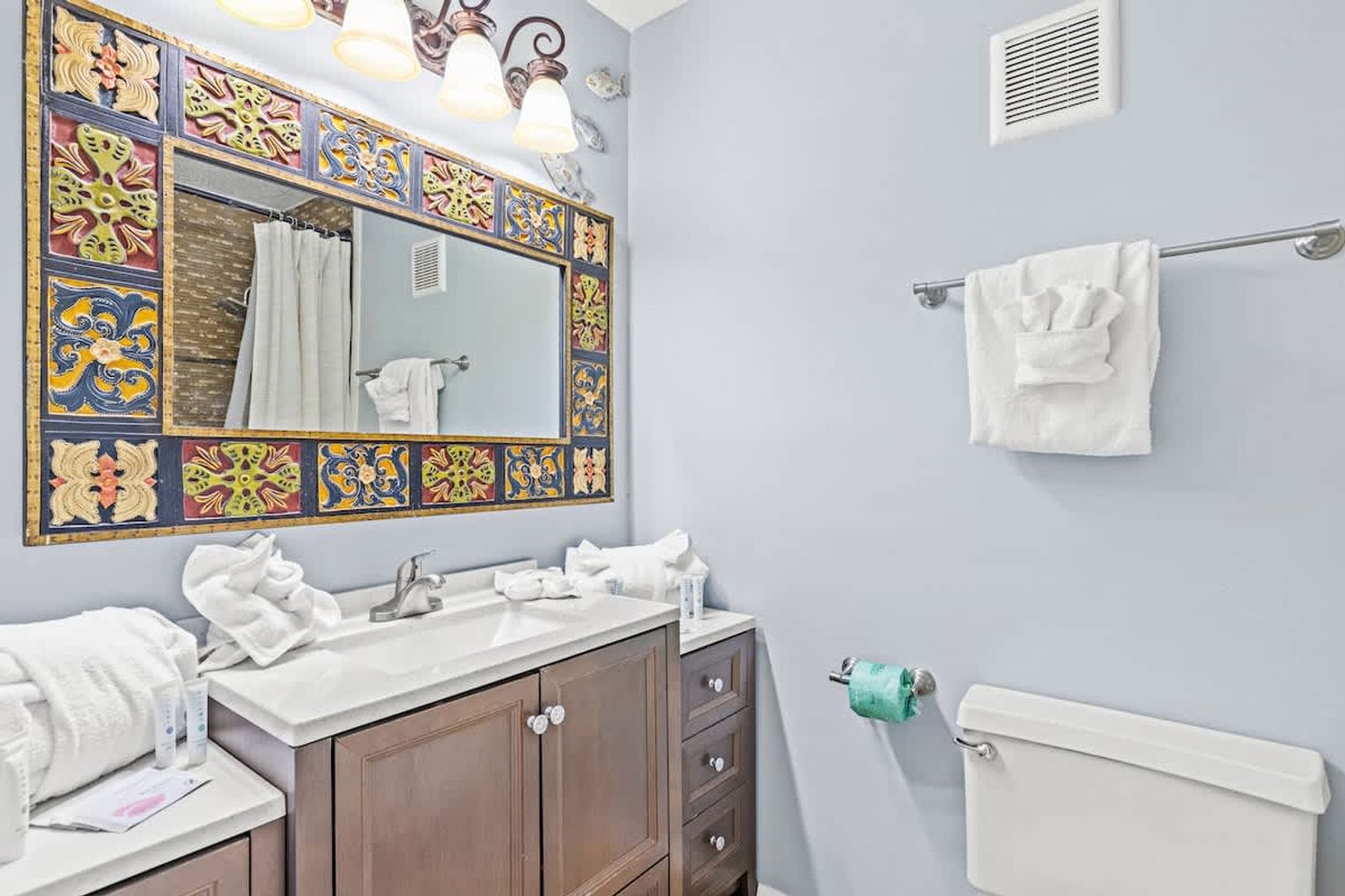 Building Photo - 8743 Thomas Dr