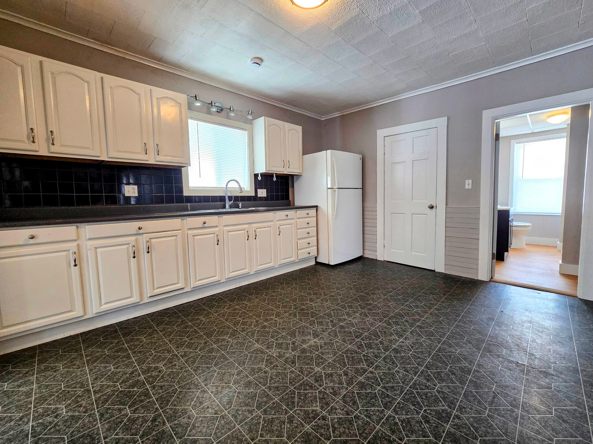 Building Photo - 3 Pearl St