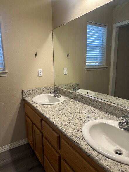 Master Bathroom double vanity - 20878 Nova Loop