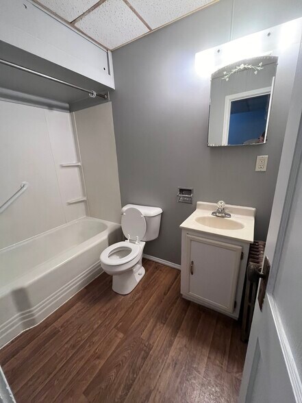 Building Photo - 232 S 4th St