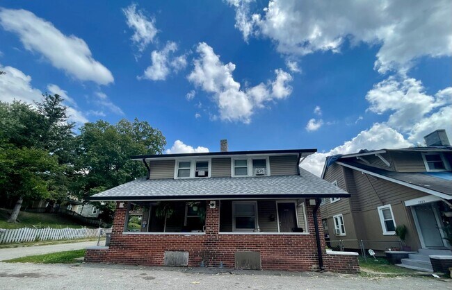 Primary Photo - 2405 E 16th St