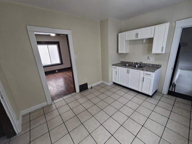 Building Photo - 3386 E 134th St