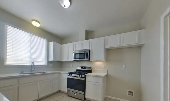 Building Photo - 740 Pino Ave