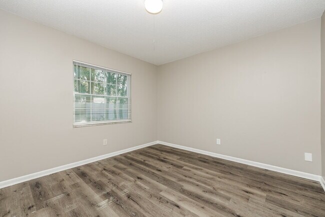 Building Photo - 16536 Forestlake Dr