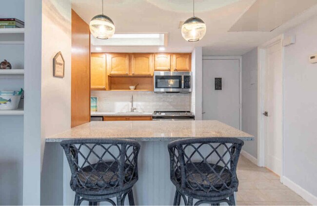 Building Photo - 1830 Robalo Dr