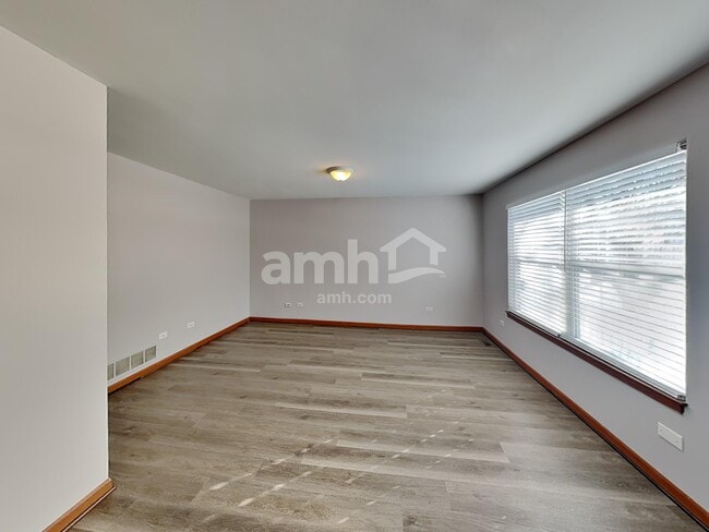 Building Photo - 3707 Flowermeadow St