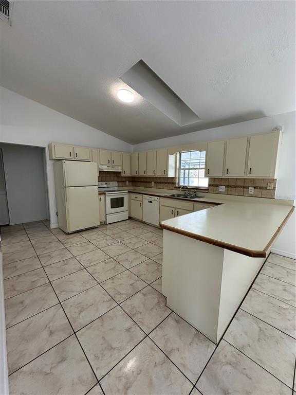 Building Photo - 5525 SE 43rd Ct