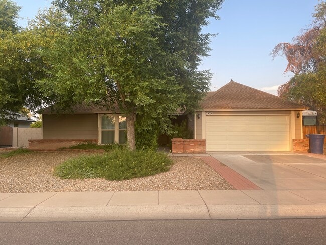Primary Photo - Karen Drive