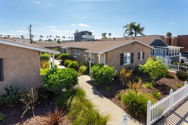 Building Photo - *OPEN HOUSE: 8/17 10-11AM* 1 BR Cottage in...