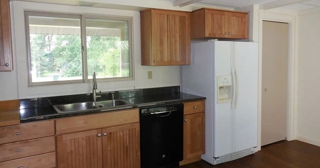 Building Photo - 9830 Yawkey St