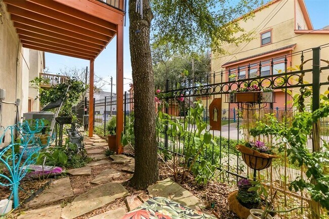 Building Photo - 4316 Eli St