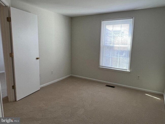 Building Photo - 6015 Netherton St