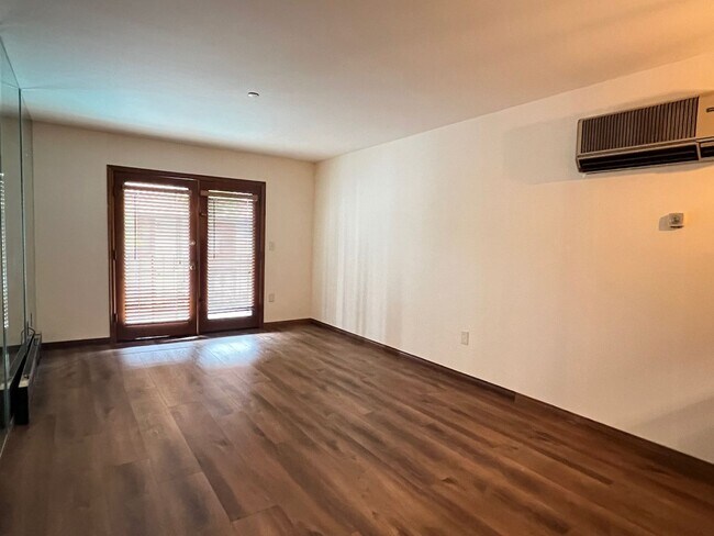 Building Photo - Los Caballeros #312 - Leasing only