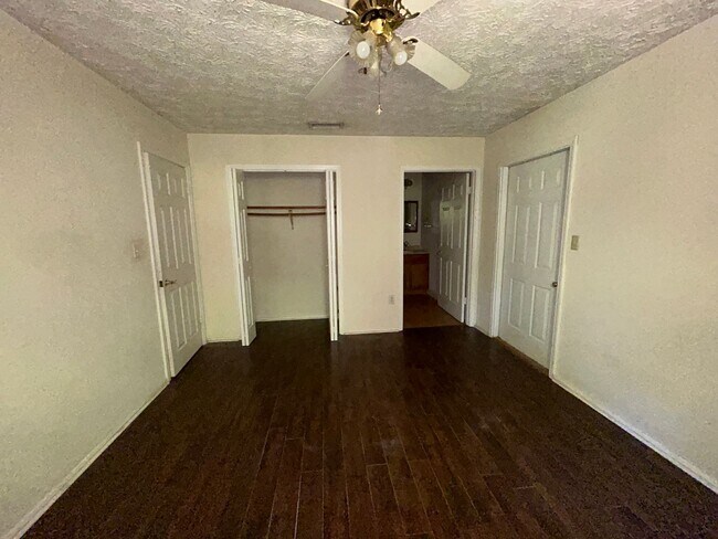 Building Photo - 58 Trisha Ln