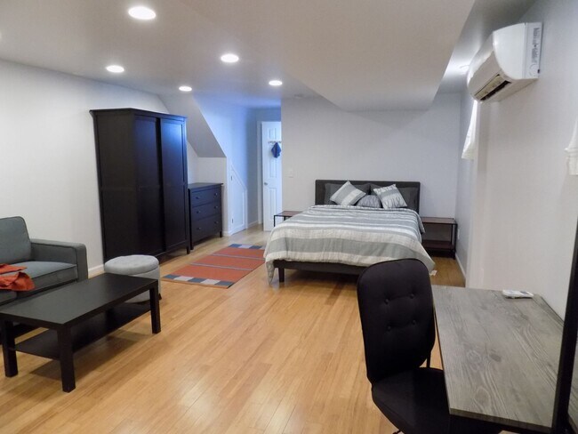 Building Photo - 3621 Childs St