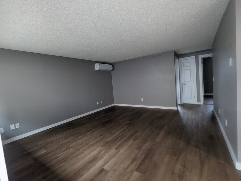 Building Photo - 1614 Cellars Ave