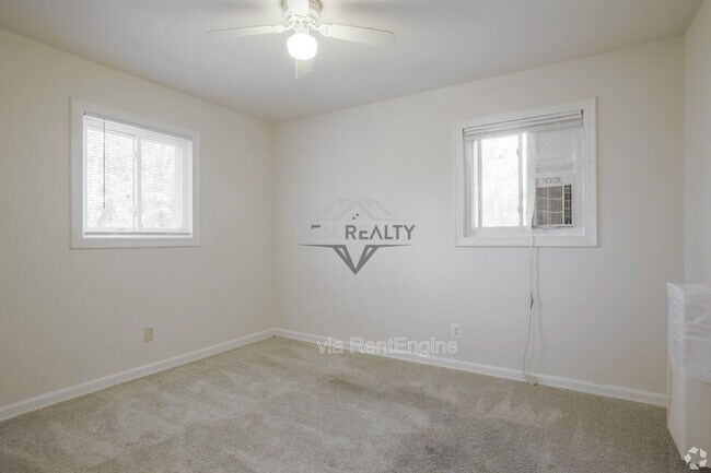 Building Photo - 14400 Gemstone Dr