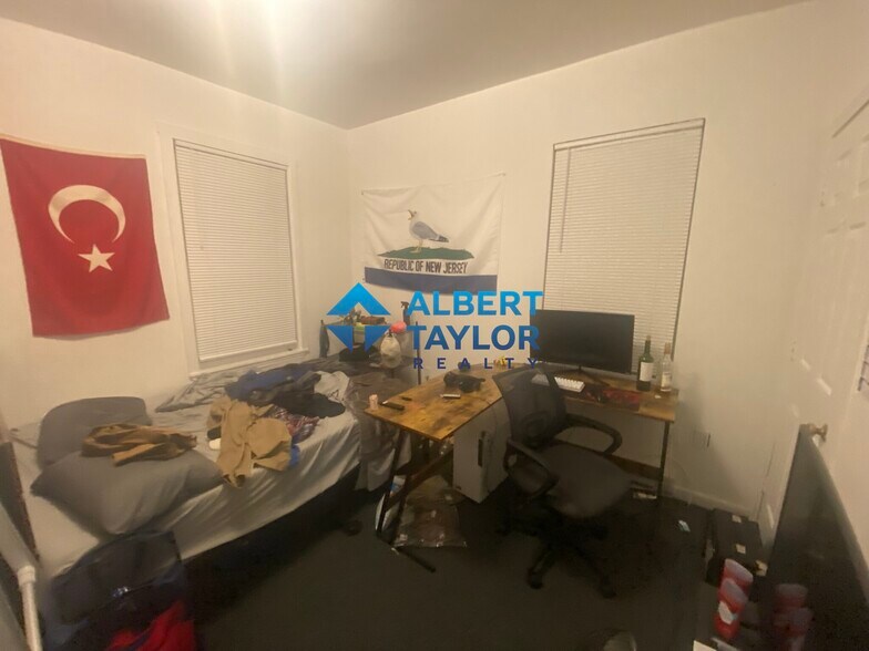 Building Photo - 10 Parker Hill Ave