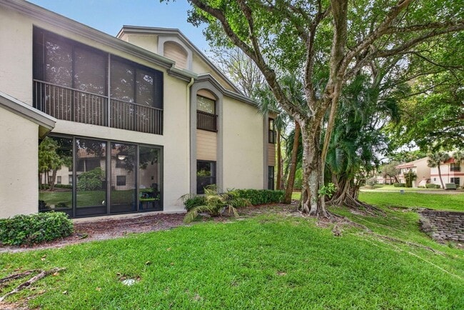 Building Photo - 4483 Carambola Cir S