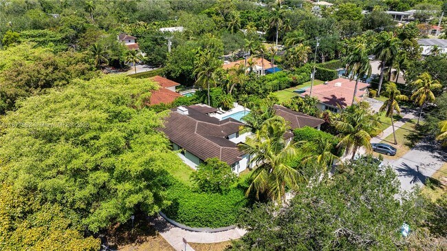 Building Photo - 1161 Sunset Dr