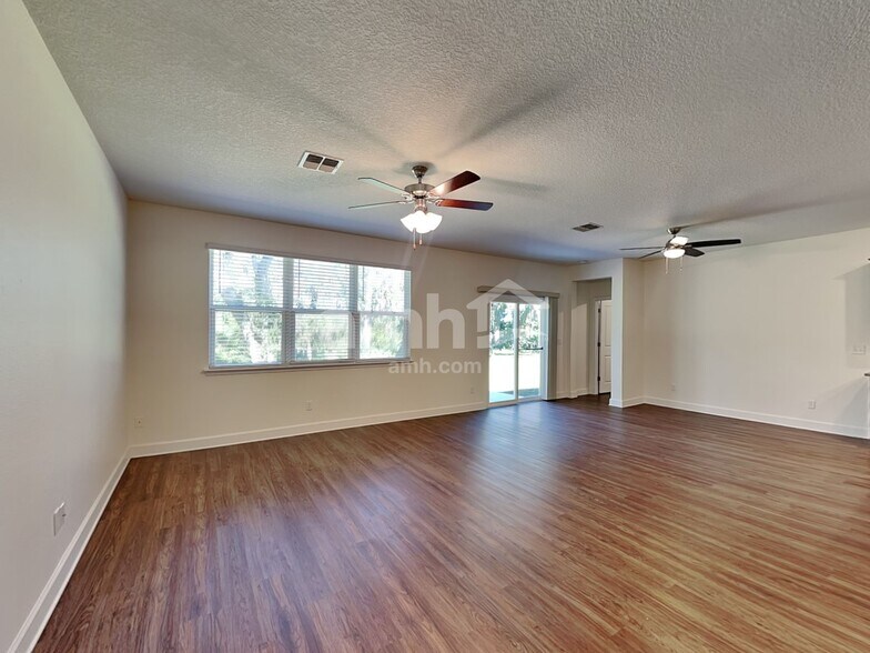 Building Photo - 1889 Silver Point