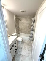 Building Photo - 15 Spencer Rd